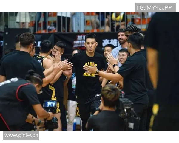 林葳表达对林书豪的崇拜与学习愿望深度解析其打球方式的影响与启发 林葳表达对林书豪的崇拜与学习愿望深度解析其打球方式的影响与启发