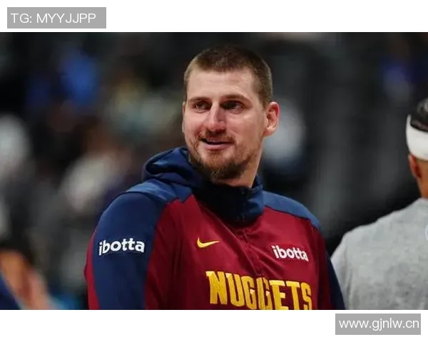 小杨展现惊人实力被誉为中国约基奇开拓者未来之星引发全球关注 小杨展现惊人实力被誉为中国约基奇开拓者未来之星引发全球关注