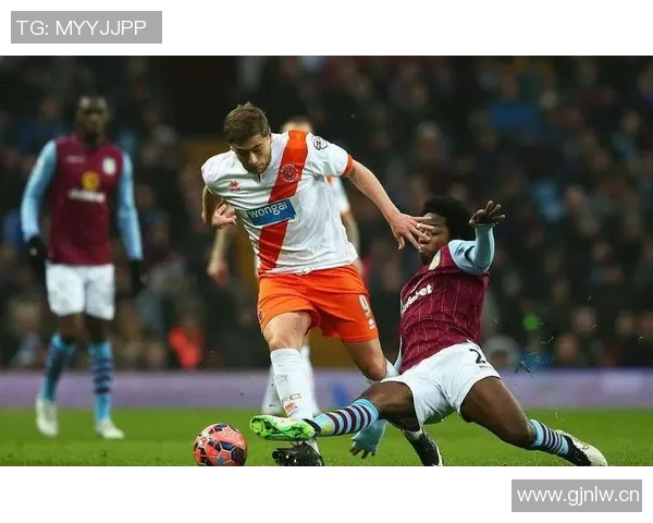 基德赞扬凯莱布马丁在防守和进攻中的出色表现与创造机会能力