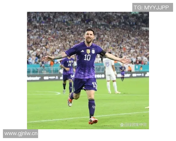 梅西在社交媒体分享照片宣布前往阿根廷国家队报到的喜悦心情