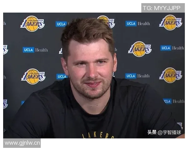杨毅点评东契奇加盟湖人对詹姆斯地位的影响与老将发言权问题