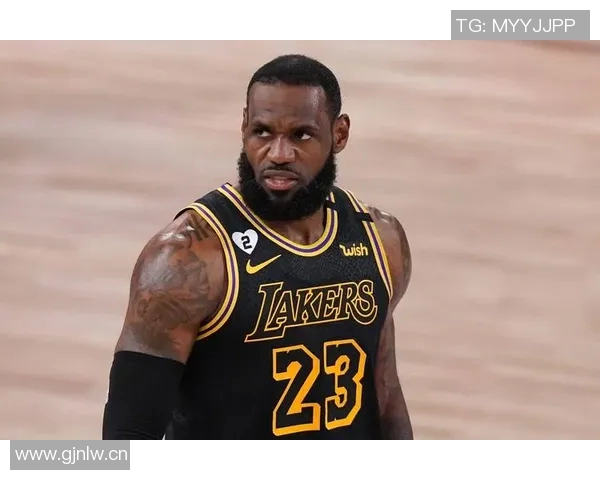 詹姆斯回顾年轻理想与现实差距现阶段无法接受家庭主妇角色