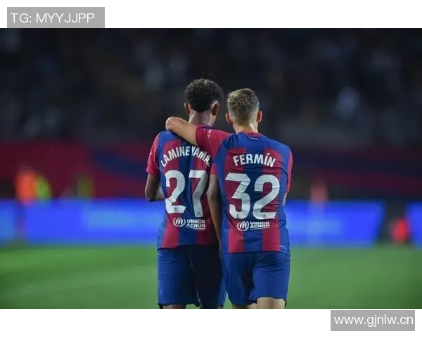 巴萨喜讯费尔明与亚马尔重返训练场助力球队恢复战斗力