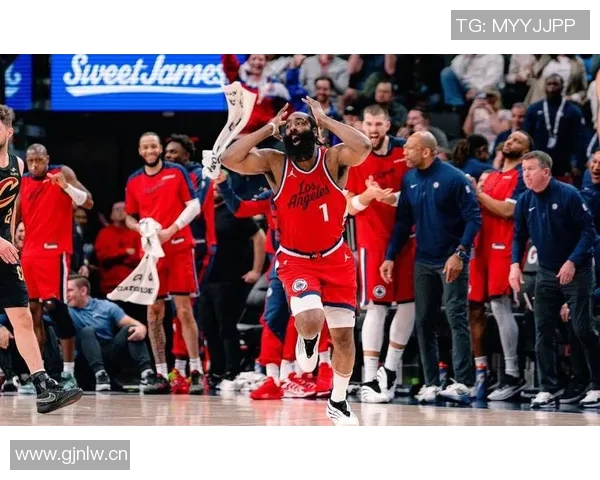 霍勒迪称赞哈登得分能力独特联盟特意调整规则以适应他 霍勒迪称赞哈登得分能力独特联盟特意调整规则以适应他