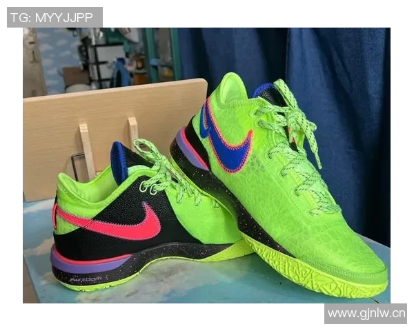 Nike为布朗尼母校塞拉峡谷定制LeBron23篮球鞋展现青春活力与运动精神 Nike为布朗尼母校塞拉峡谷定制LeBron23篮球鞋展现青春活力与运动精神