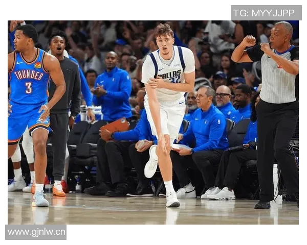 浓眉称赞弗拉格隔扣马穆精彩绝伦期待反复回味这一经典瞬间 浓眉称赞弗拉格隔扣马穆精彩绝伦期待反复回味这一经典瞬间