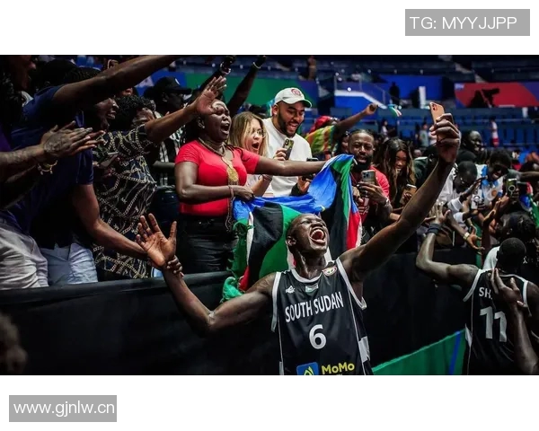 菜鸟榜眼哈珀表现亮眼贡献13分3板3助弗莱明与马卢阿奇合力助攻球队