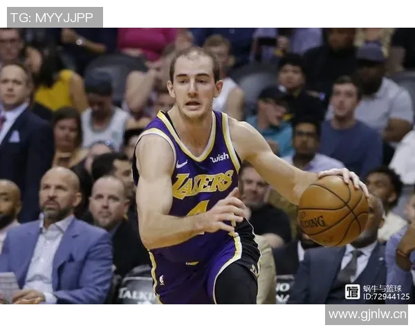 哈克斯表现出色15投8中砍下18分8篮板9助攻2盖帽正负值高达18助球队获胜