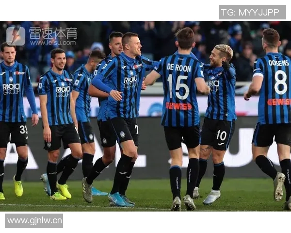 奇克回归米兰合练埃斯图皮尼安缺席对阵亚特兰大 奇克回归米兰合练埃斯图皮尼安缺席对阵亚特兰大