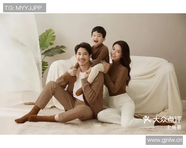 库里分享温馨家庭合照与六口之家共迎2026年幸福时刻