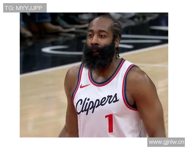 哈登小卡第三节体力透支哈登上半场主动请求休息引关注