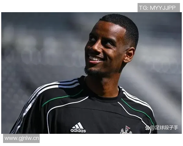 希勒分析利物浦战术强调迅速传球给伊萨克以激发他的进球灵感