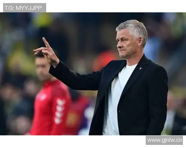 天空报道曼联与索尔斯克亚和卡里克接触或将任命新主帅