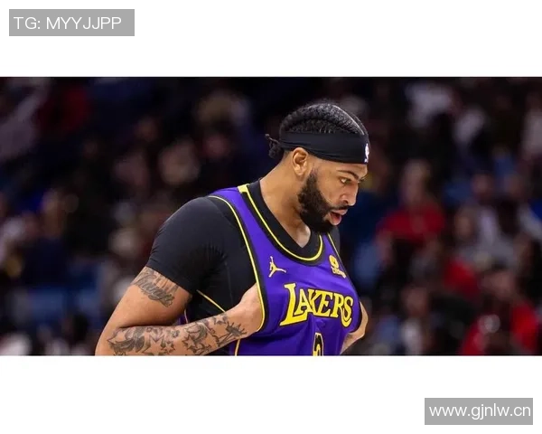 浓眉上半场表现亮眼13投5中贡献13分10篮板2助攻1盖帽助球队领先