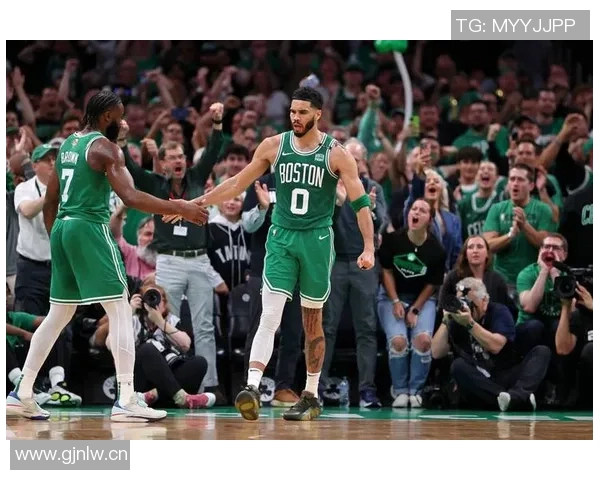 布朗盛赞怀特已达全明星水准有望入选防守一阵甚至争夺最佳防守球员