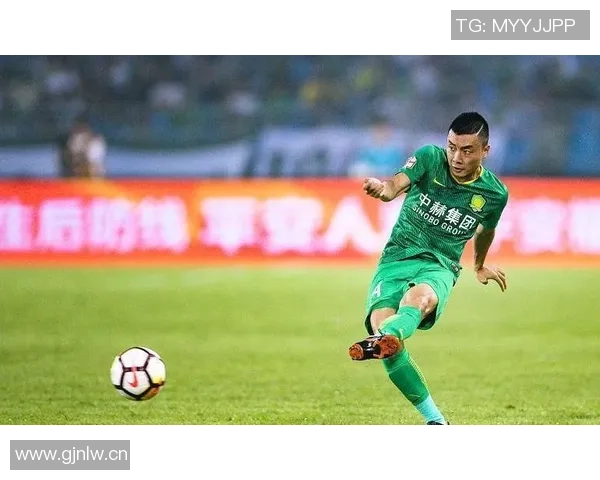 国安队李磊因右大腿肌肉拉伤预计缺阵四周球队面临人员紧张局面